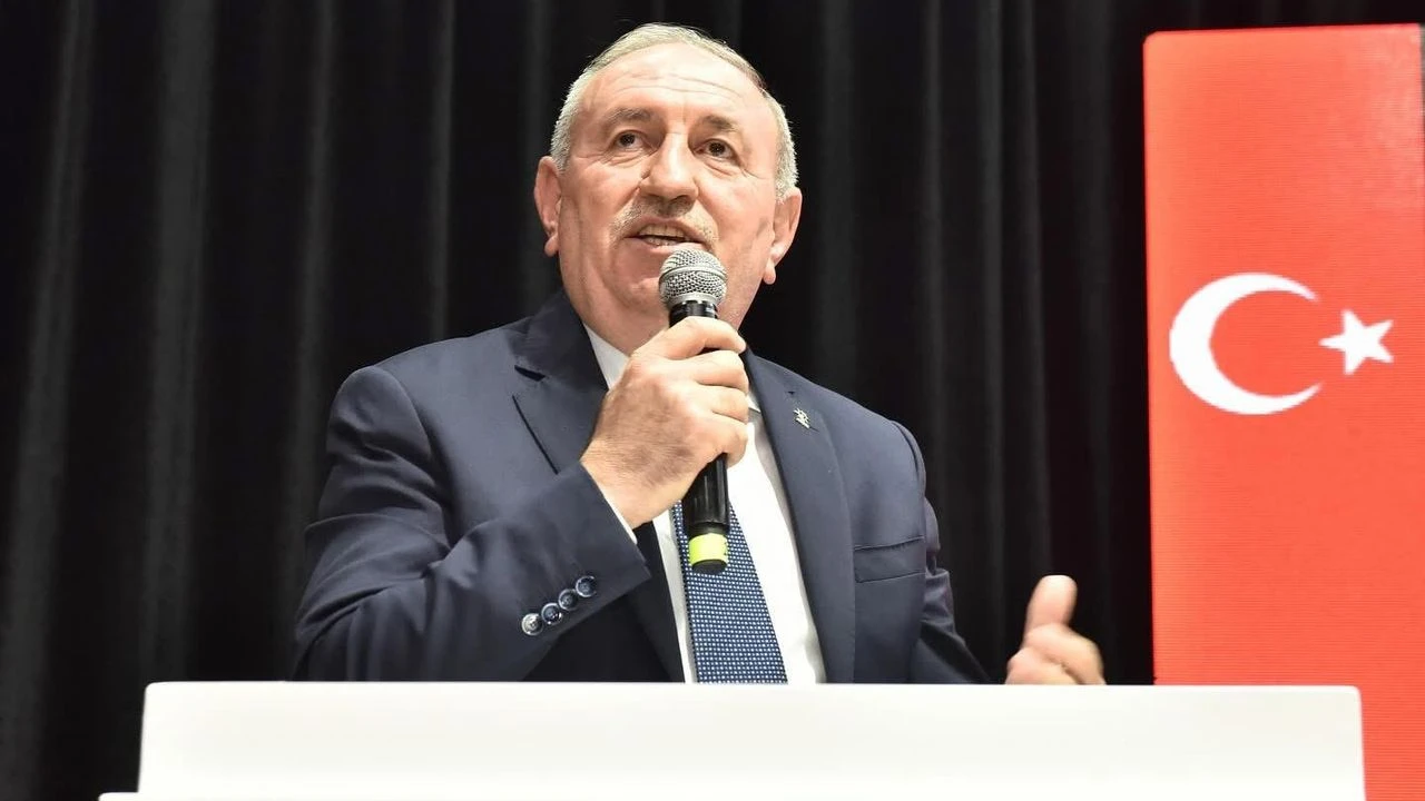 AK Parti Karabağlar İlçe Başkanı Uzun'dan bütçe çıkışı: ''Beceriksizliği gösteriyor''