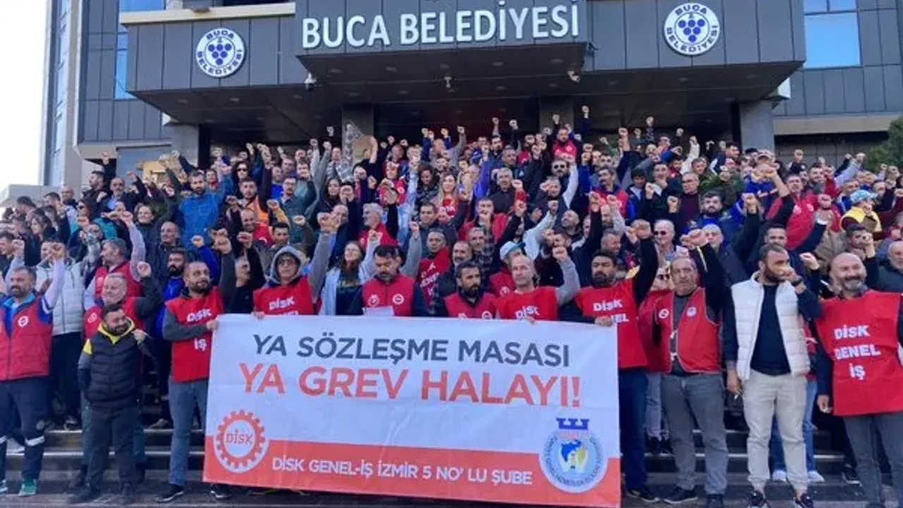 Buca Belediyesi işçileri maaşlarını alamayınca iş bıraktı