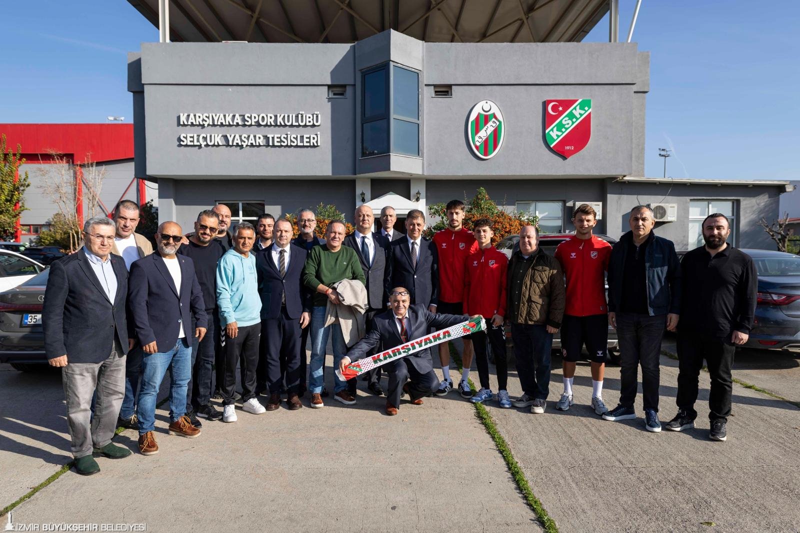 Başkan Tugay’dan iki efsaneye ziyaret