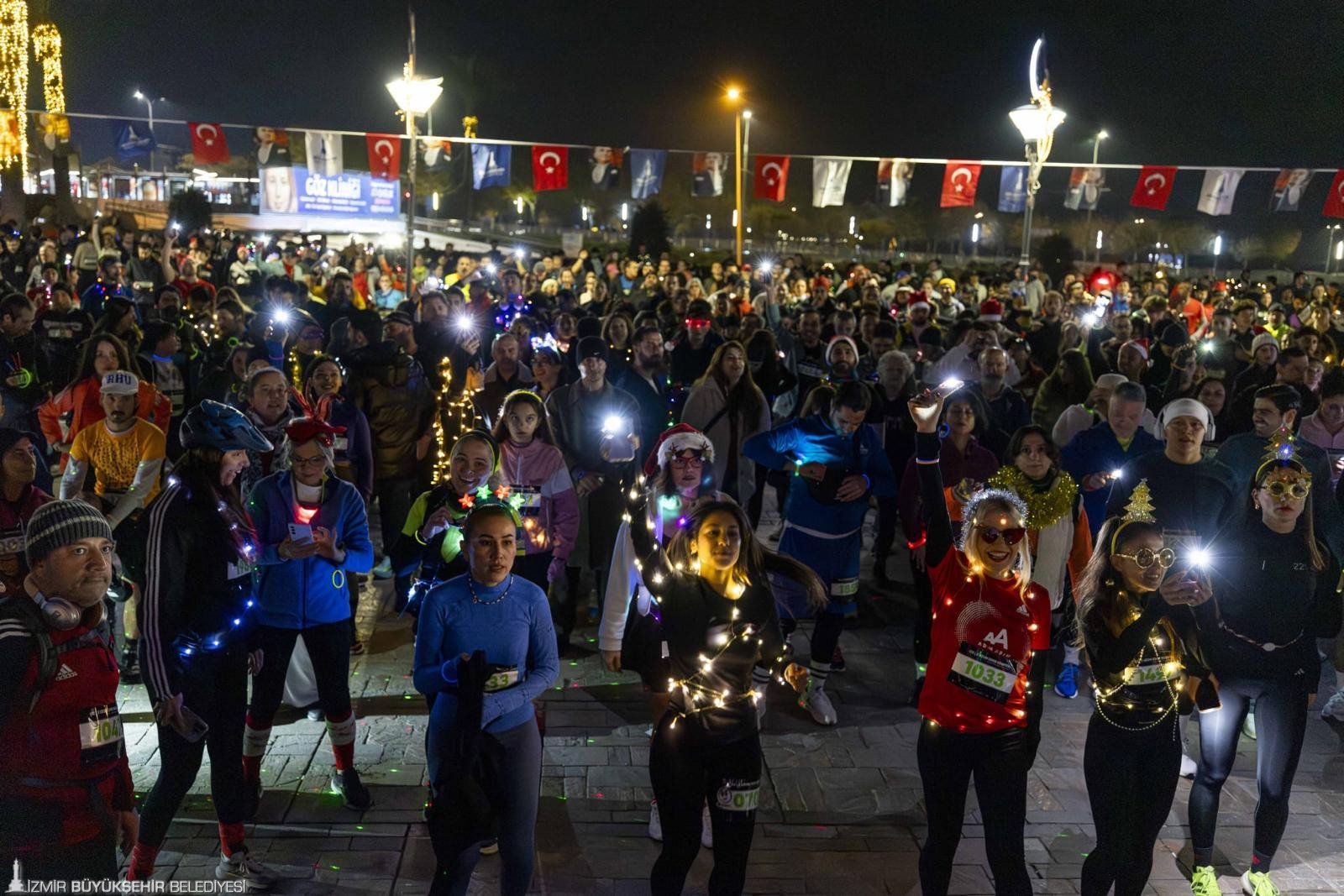 En Uzun Geceyi İzmirliler Aydınlattı