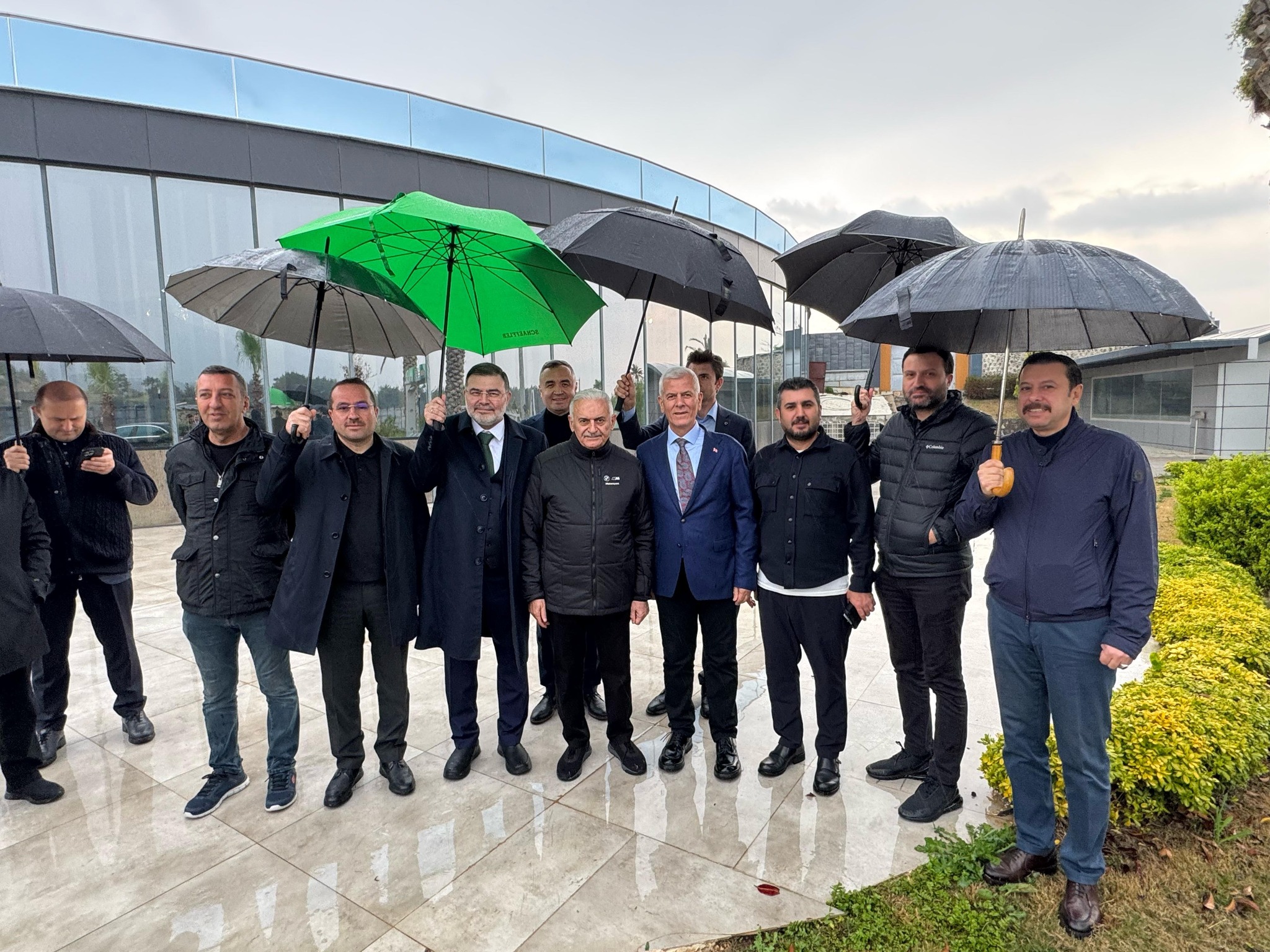 Kemalpaşa'da Binali Yıldırım Böyle Karşılandı