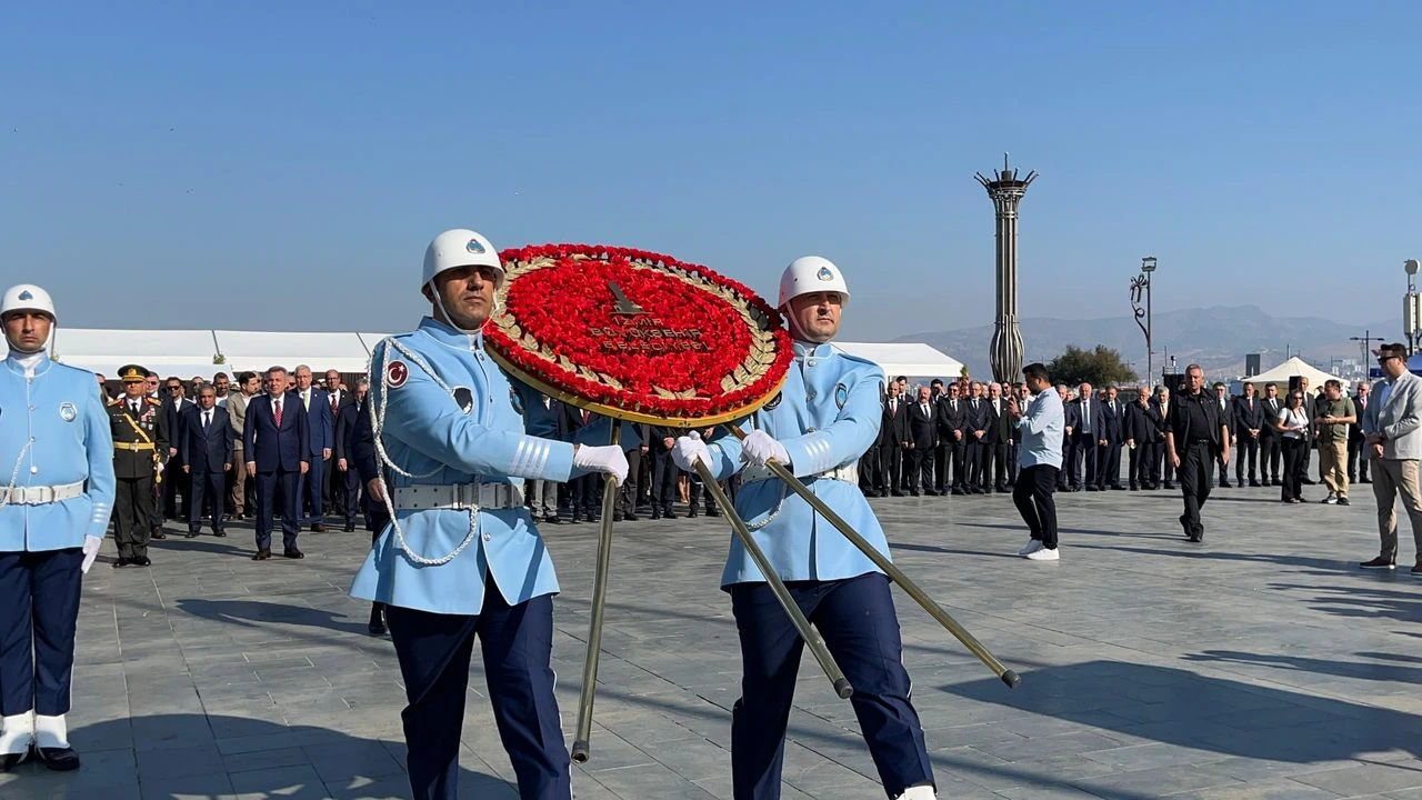 İzmir’de 30 Ağustos Zafer Bayramı kutlamaları başladı!