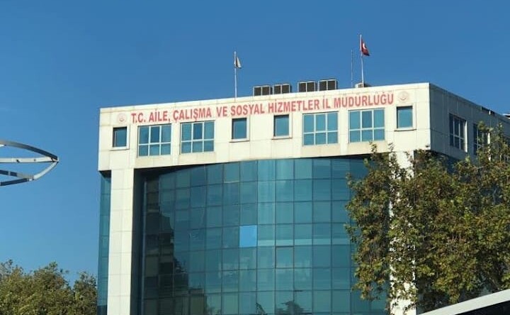 İzmir'de Görev Değişiklikleri Başladı
