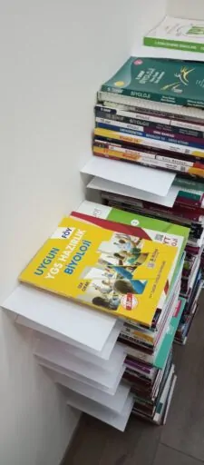 CHP Menderes’ten Eğitime Destek: Gençlere Kitap Kampanyası!