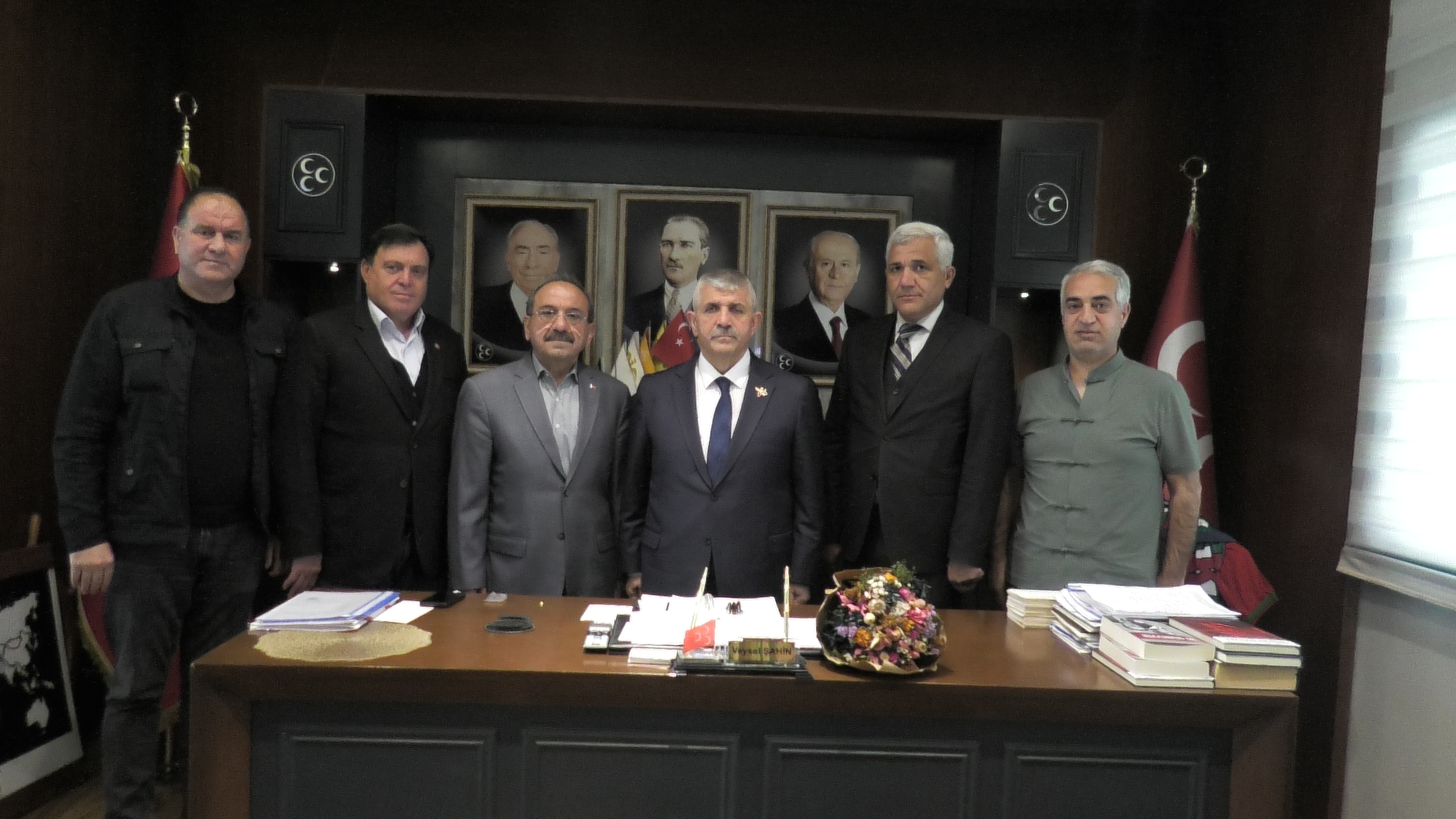İzmir’de Kardeşlik Rüzgarı: Azerbaycan Türkleri Dost Dernekler Federasyonu’ndan MHP’ye Anlamlı Ziyaret