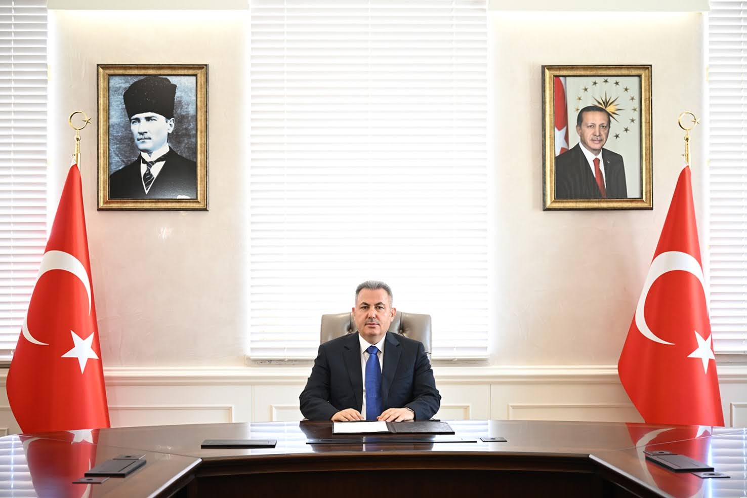 İzmir Valisi Dr. Süleyman Elban'dan 8 Mart Dünya Kadınlar Günü Mesajı