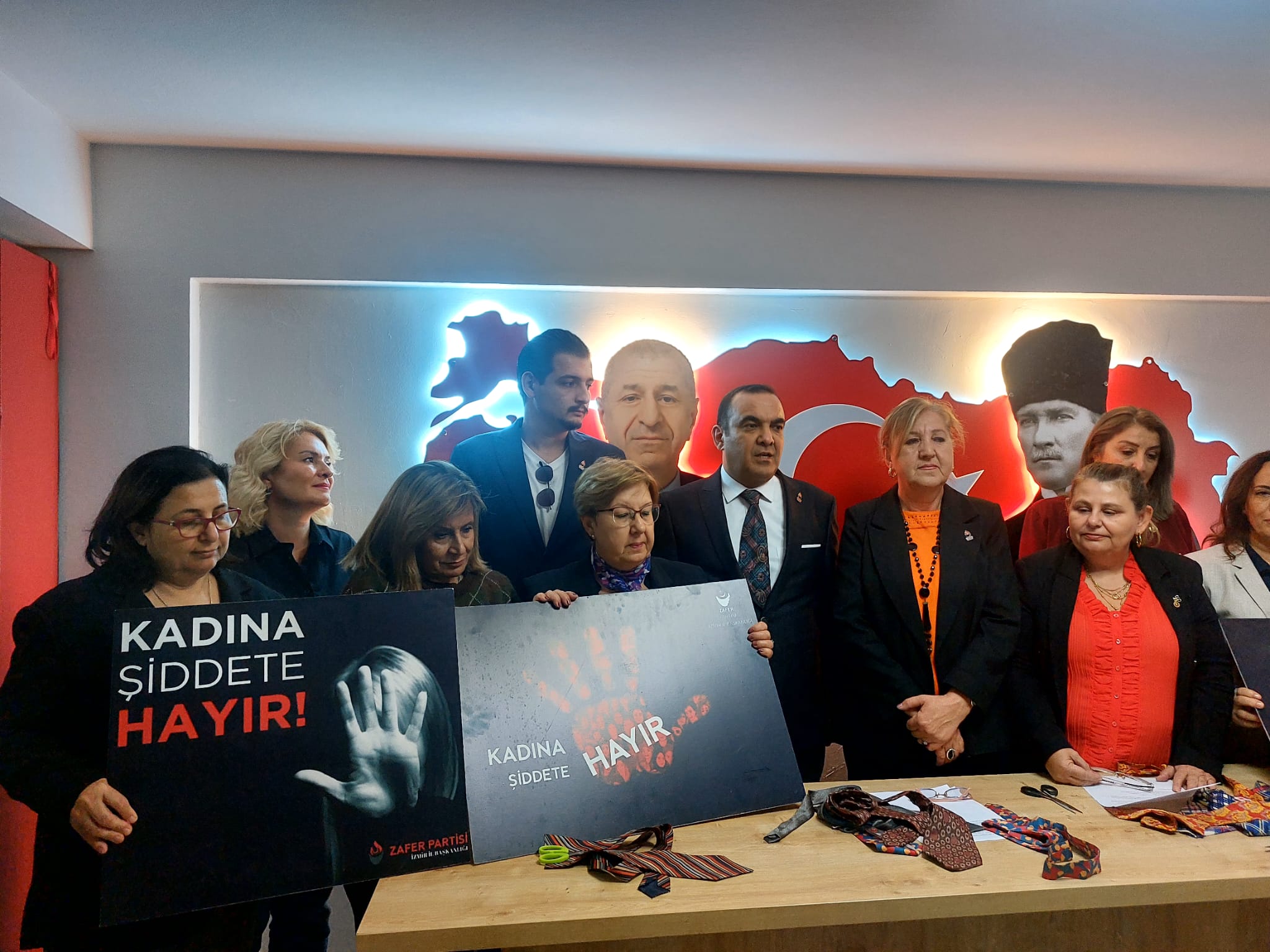 ZAFER PARTİSİ İZMİR KADIN AİLE VE ÇOCUK POLİTİKALARI BAŞKANLIĞI BASIN AÇIKLAMASI
