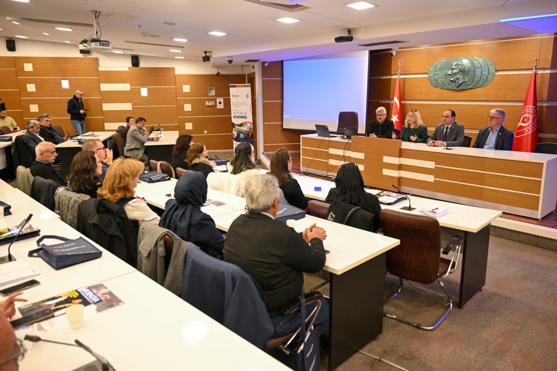 Bornova’da Yerelden Güçlü Yönetişim