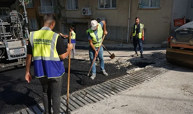 Bornova'da yol çalışmaları tam gaz!
