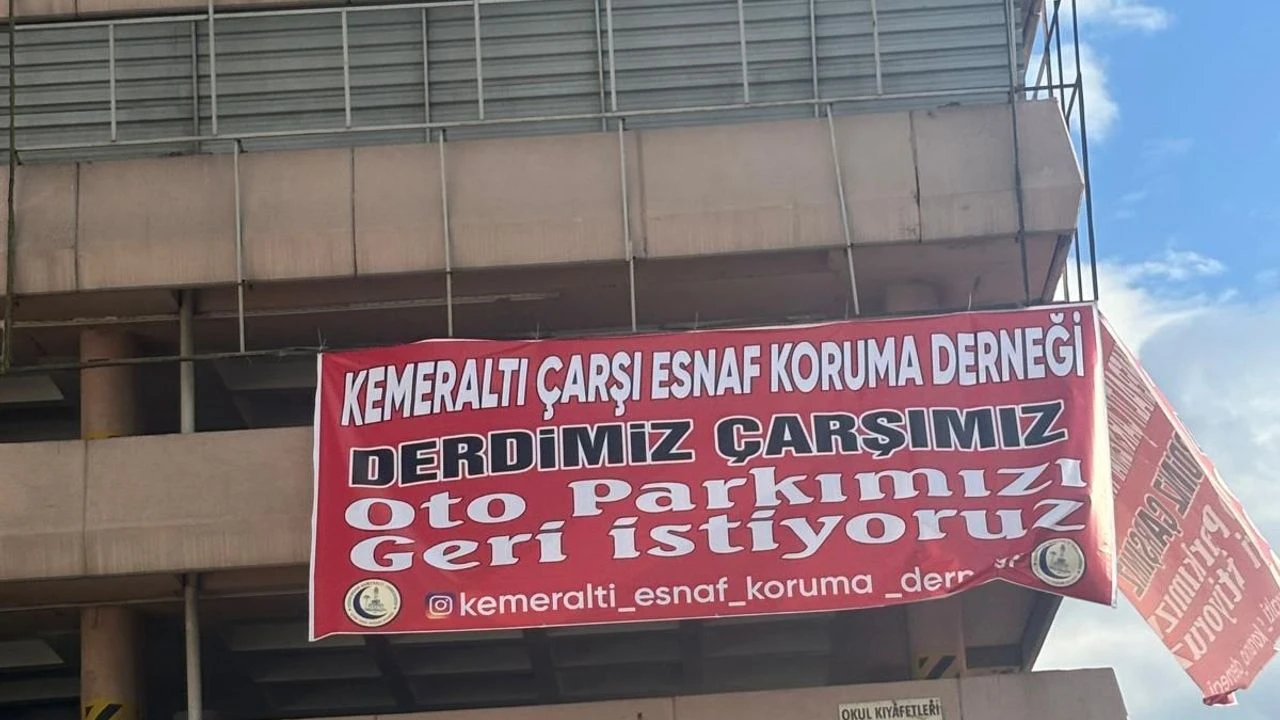 Çankaya otoparkında sessizlik bozuldu! Esnaf pankart astı, kim indirdi?