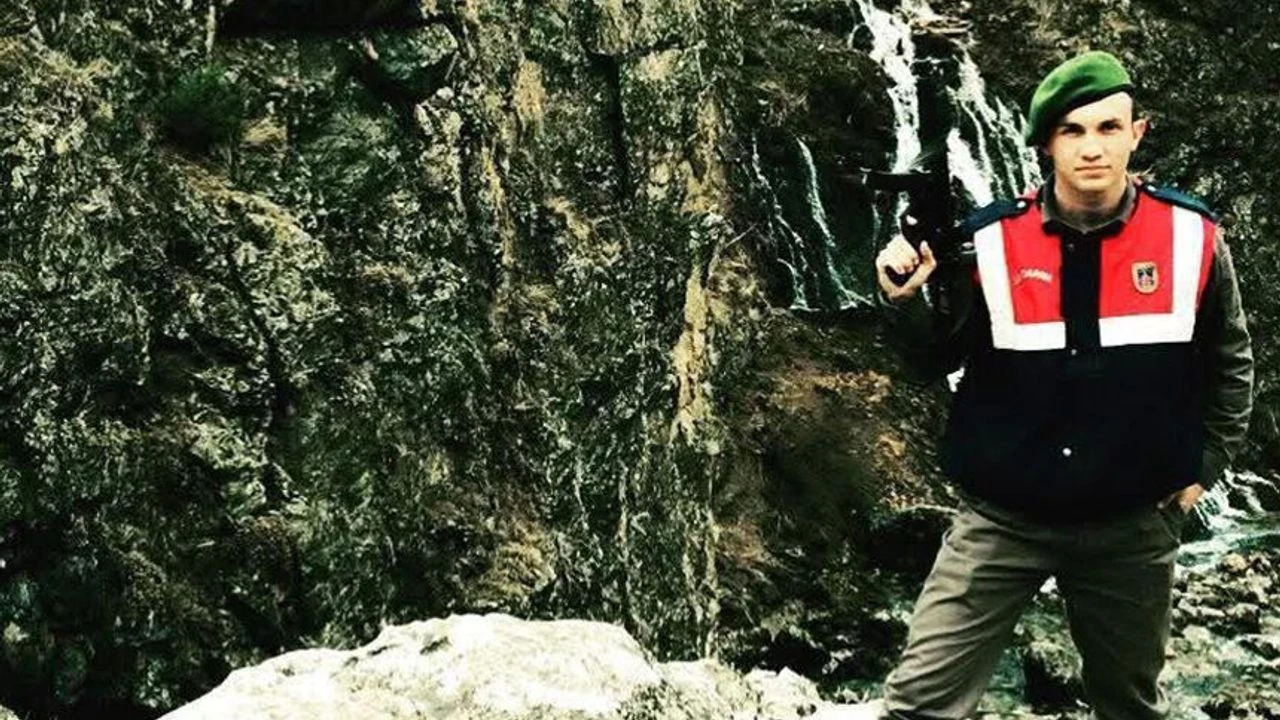 Bozdoğan’da Kahreden Kaza: Uzman Çavuş Amcasının Kullandığı Araçla Çarpışarak Can Verdi