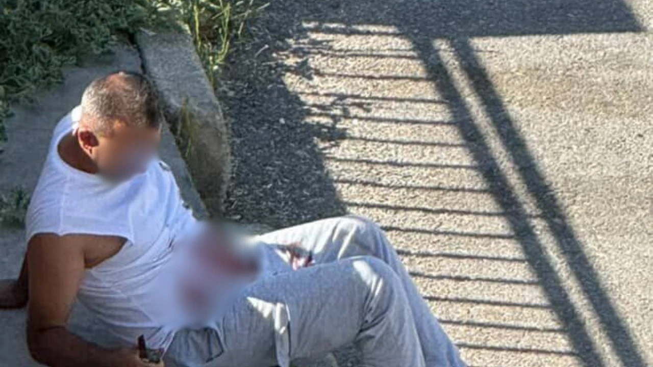 Çocuklarını göremediğini söyledi, kendini bıçakladı