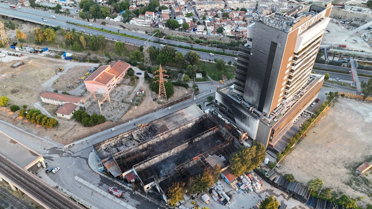 Tabip Odası’ndan yangın tepkisi: İzmir zehir soludu
